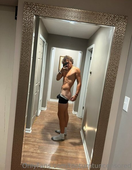 tooturntuncensored model free pictures