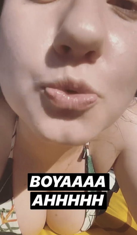 CherryGumms nude star photos