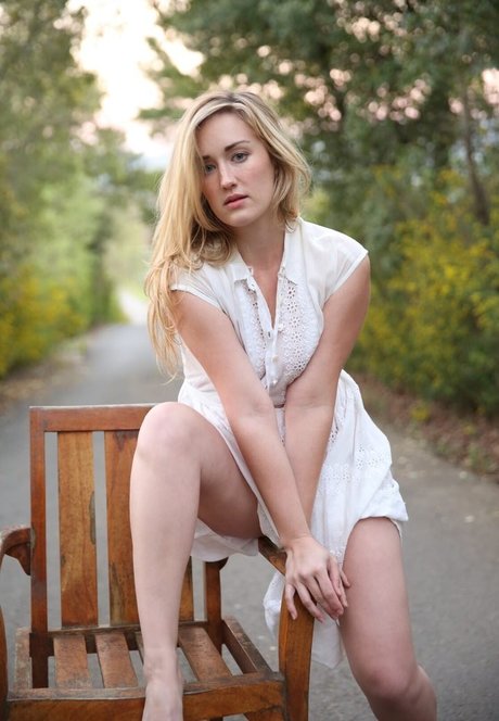 Ashley Johnson xxx star pictures