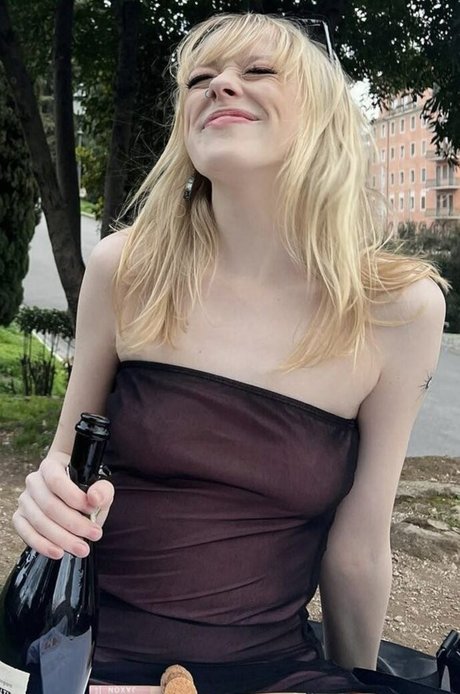 Amybeth McNulty nude model galleries