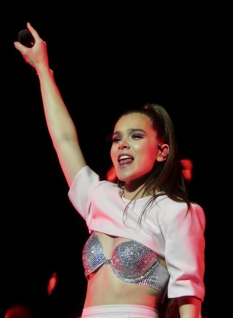 Hailee Steinfeld pornstar sex pictures