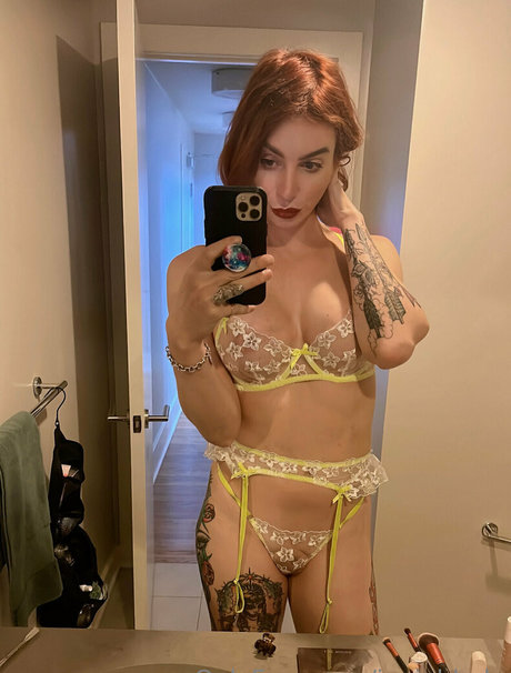 janieblade high quality actress pic