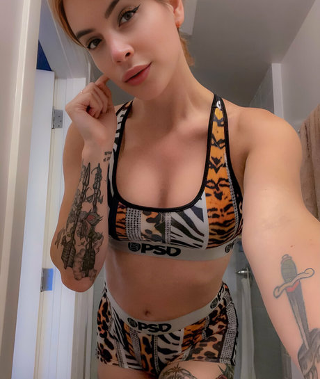 janieblade pornstar hot image