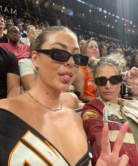 cydneekinslow model pretty image