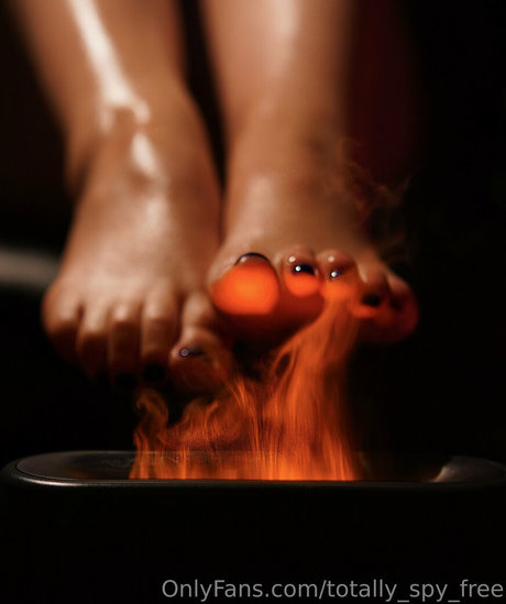 totally spy free art actress pic