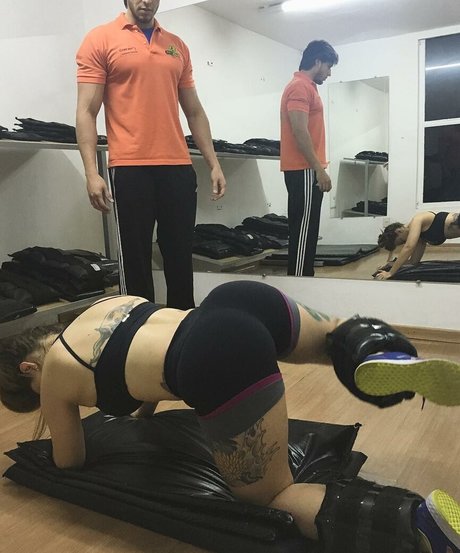 Emille Bee pornstar top image