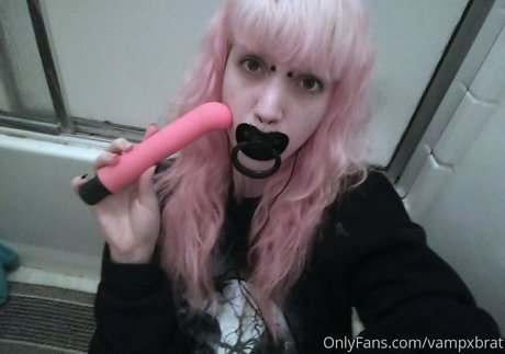 vampxbrat model hd photos