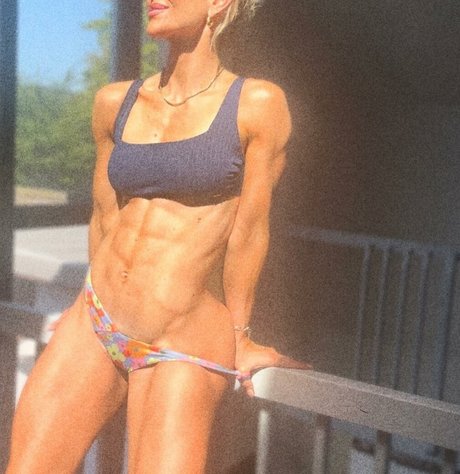 Kitty Lo xxx star pic