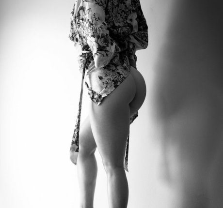 Miss Samodiva model pornographic pic