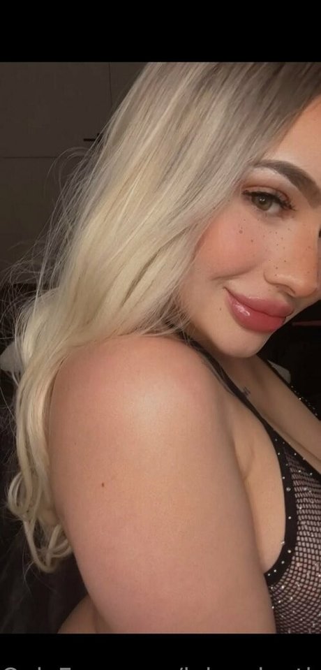 valentinee xo pornstar perfect photos