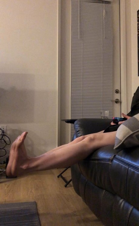 Wendy Lov model nude image