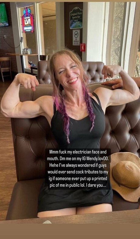 Wendy Lov naked pornstar image