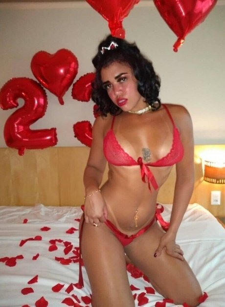 Isabelle Marques sexy star pictures