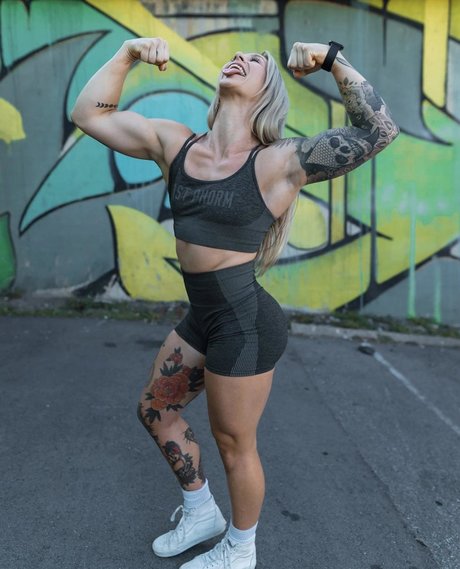 Josie Hamming hot actress photo