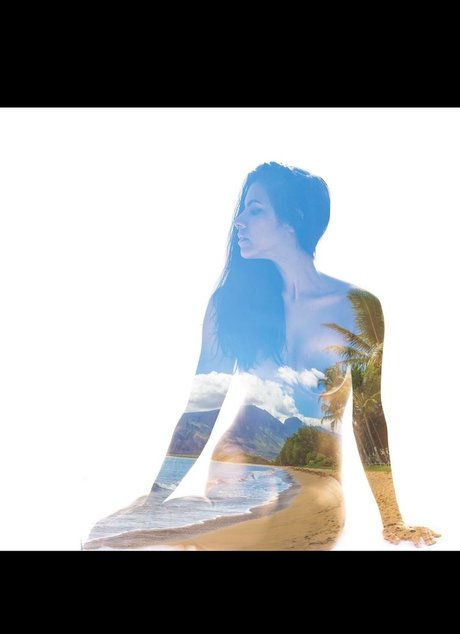 Luna Bloom model perfect photos