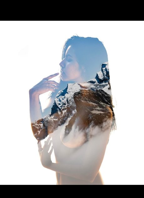 Luna Bloom star pretty picture