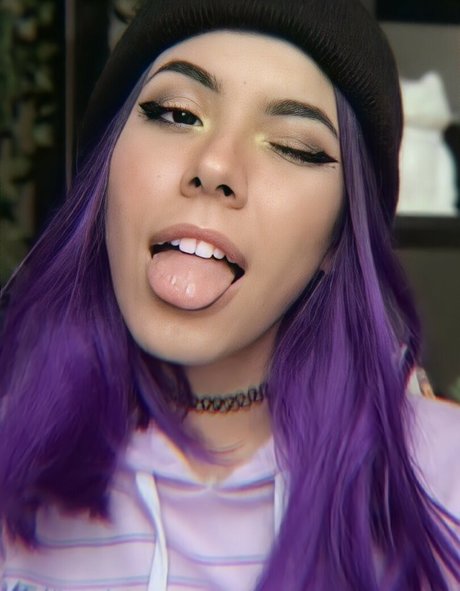 Luna Bloom sex model gallery