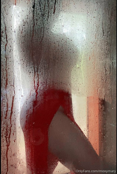 Moxy Mary nice star gallery