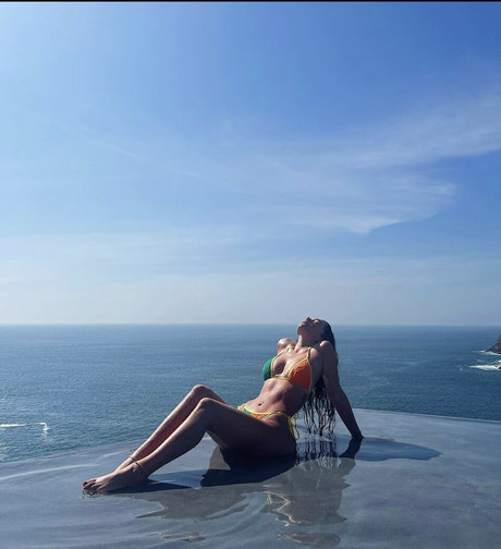 Anastasia Karanikolaou star naked pic