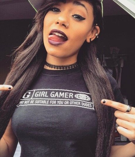 BlackKrystel model pretty archive