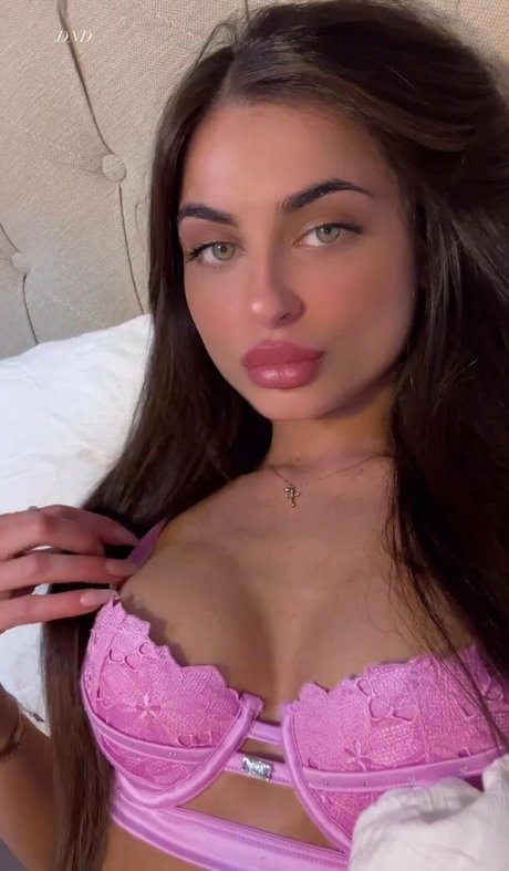 Rhiannon Kyra hd actress pics