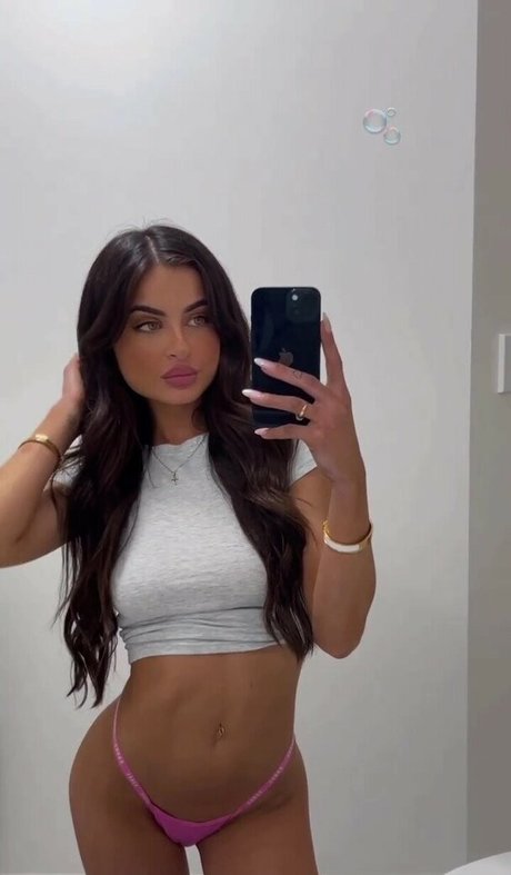 Rhiannon Kyra pornographic model gallery