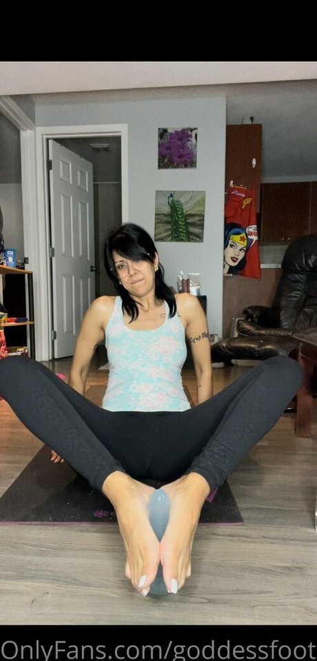 goddessfootlove erotic model images