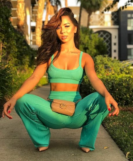 Brittany Renner erotic actress pic