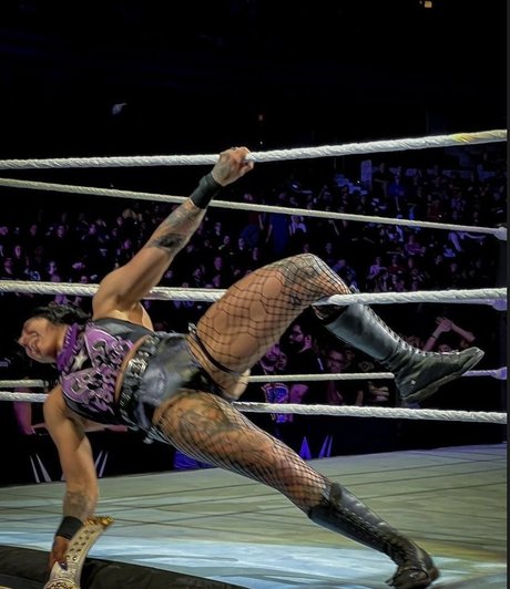 Rhea Ripley high quality model picture