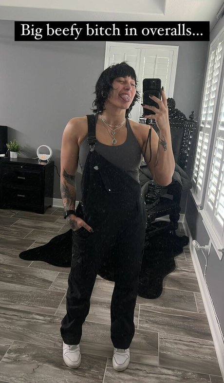 Rhea Ripley model best images