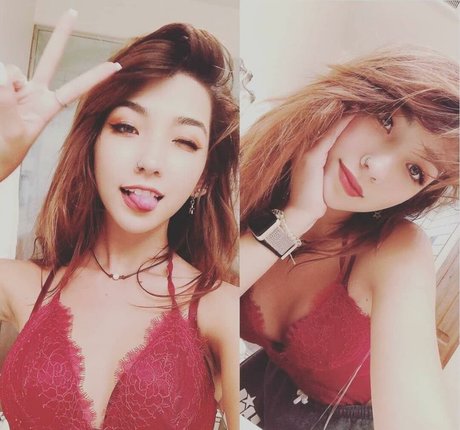 Thetnica naked actress pic