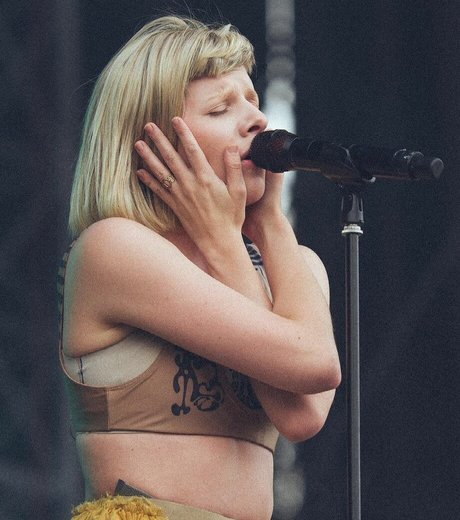 Aurora Aksnes pornstar top photos