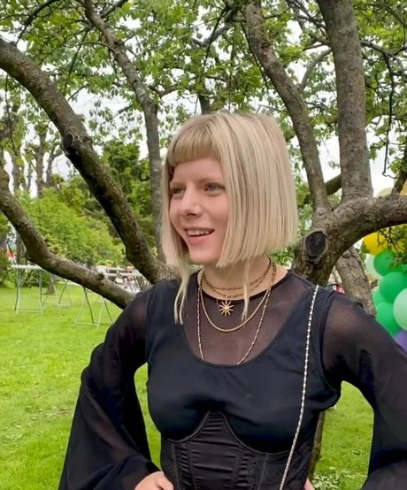 Aurora Aksnes actress img