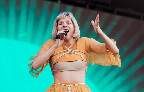 Aurora Aksnes hd actress picture