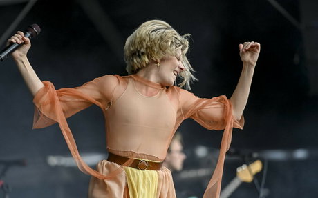 Aurora Aksnes pretty star picture