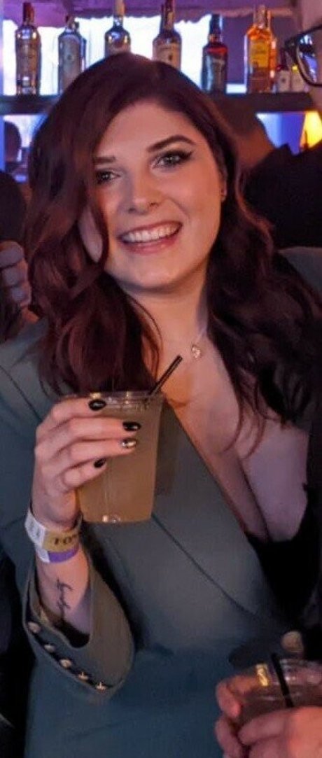 Alluux model sexy archive