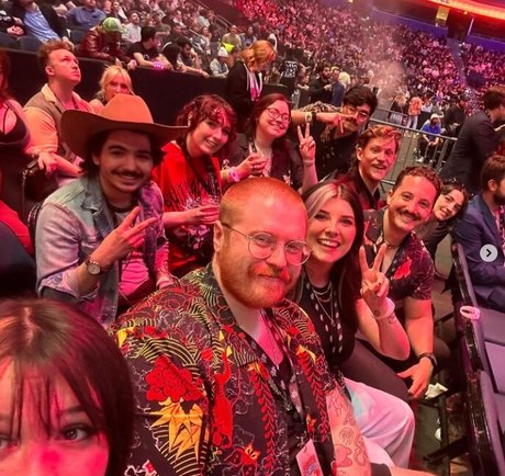 Alluux top model photos