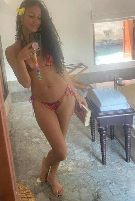 Vick Hope best model galleries