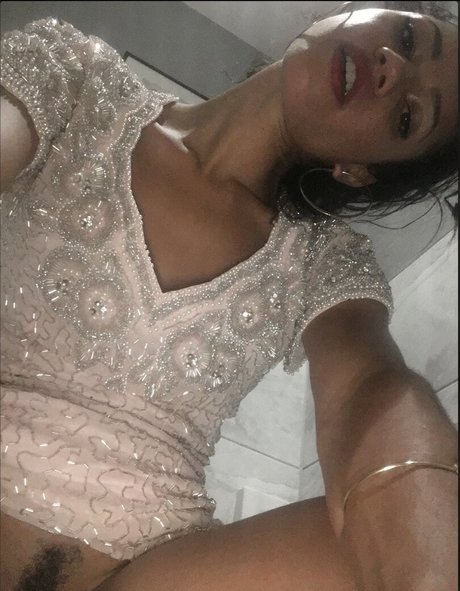 Vick Hope naked model photos