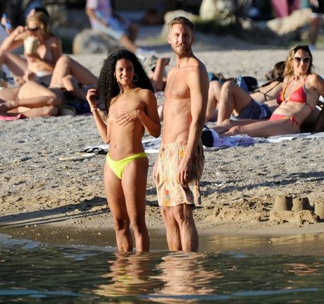 Vick Hope hd actress galleries