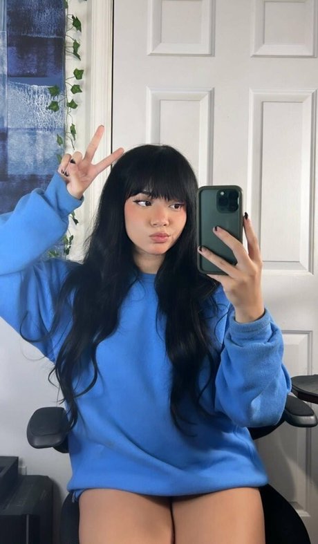 Cinnabrit sexy model images