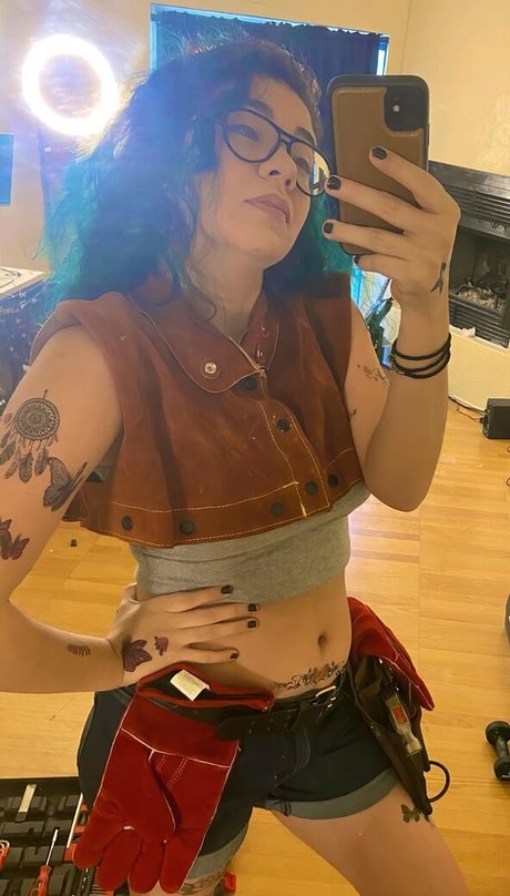 tiffanylockheart hot actress gallery