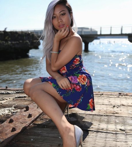 Charliedrizzle model top pic