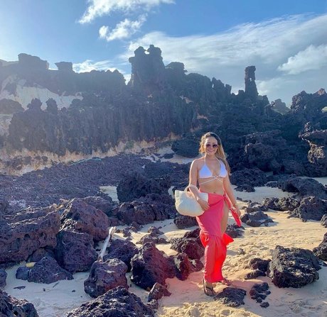 Veronica Vale Belem model adult image