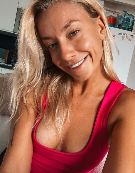 Amy Love art model pictures