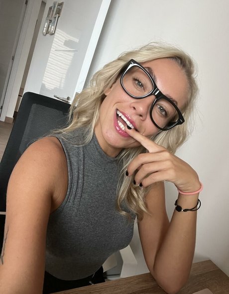 Amy Love model naked gallery