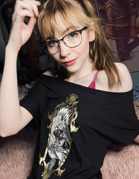 lanieluxx beautiful model photo