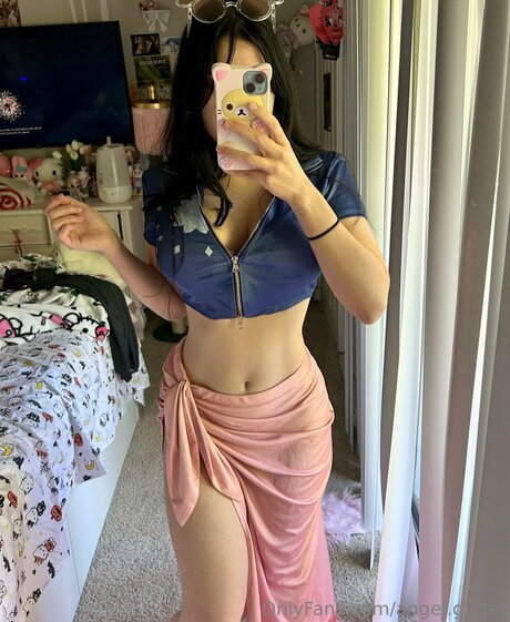 Angel Glitter hd actress pics