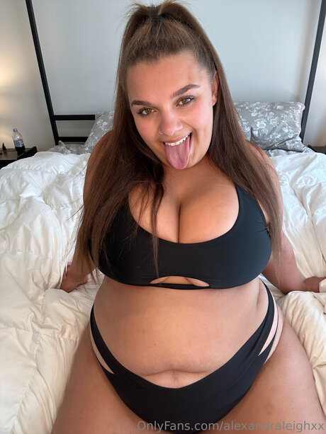 Alexandraleighxx pornstar nudes pics