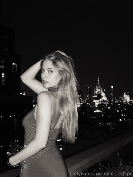 Aliceredlips star nudes gallery